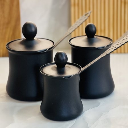 طقم بكارج اسود مع غطاء مط